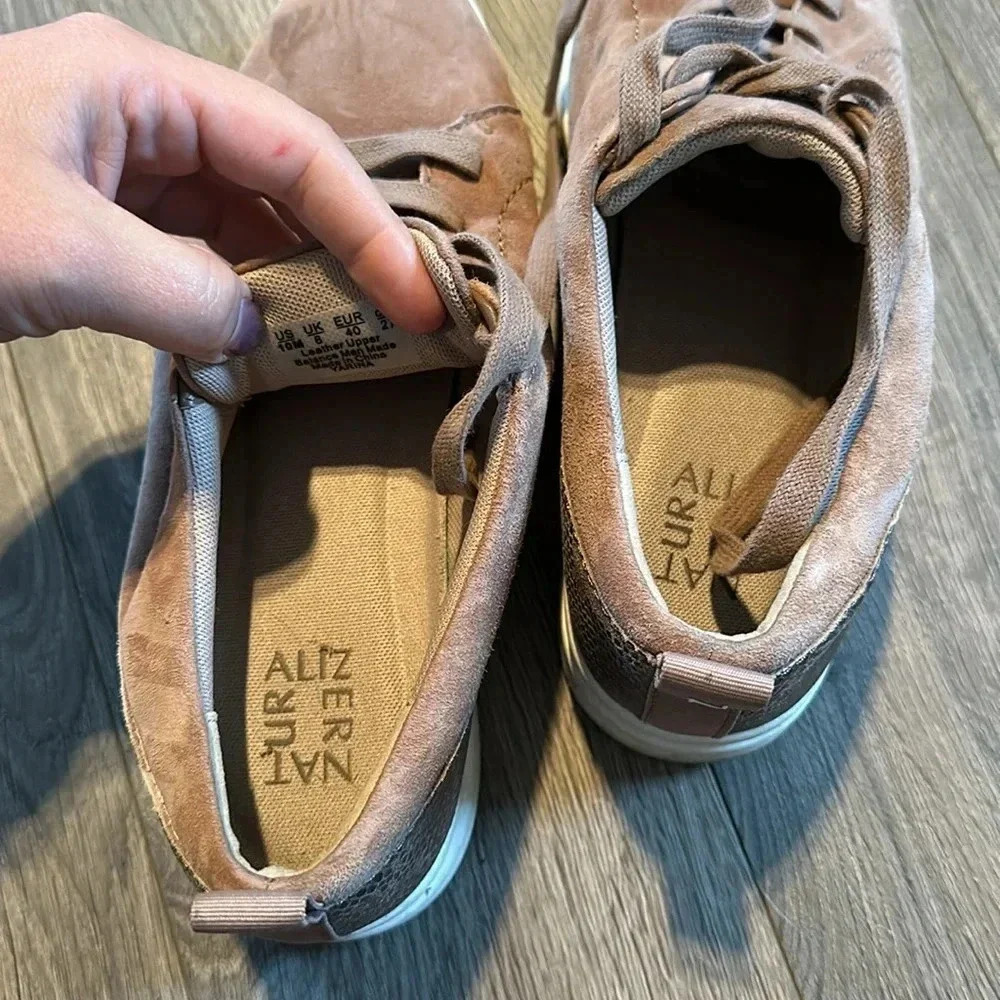 Naturalizer Sneaker Size 10 - Picture 5 of 6
